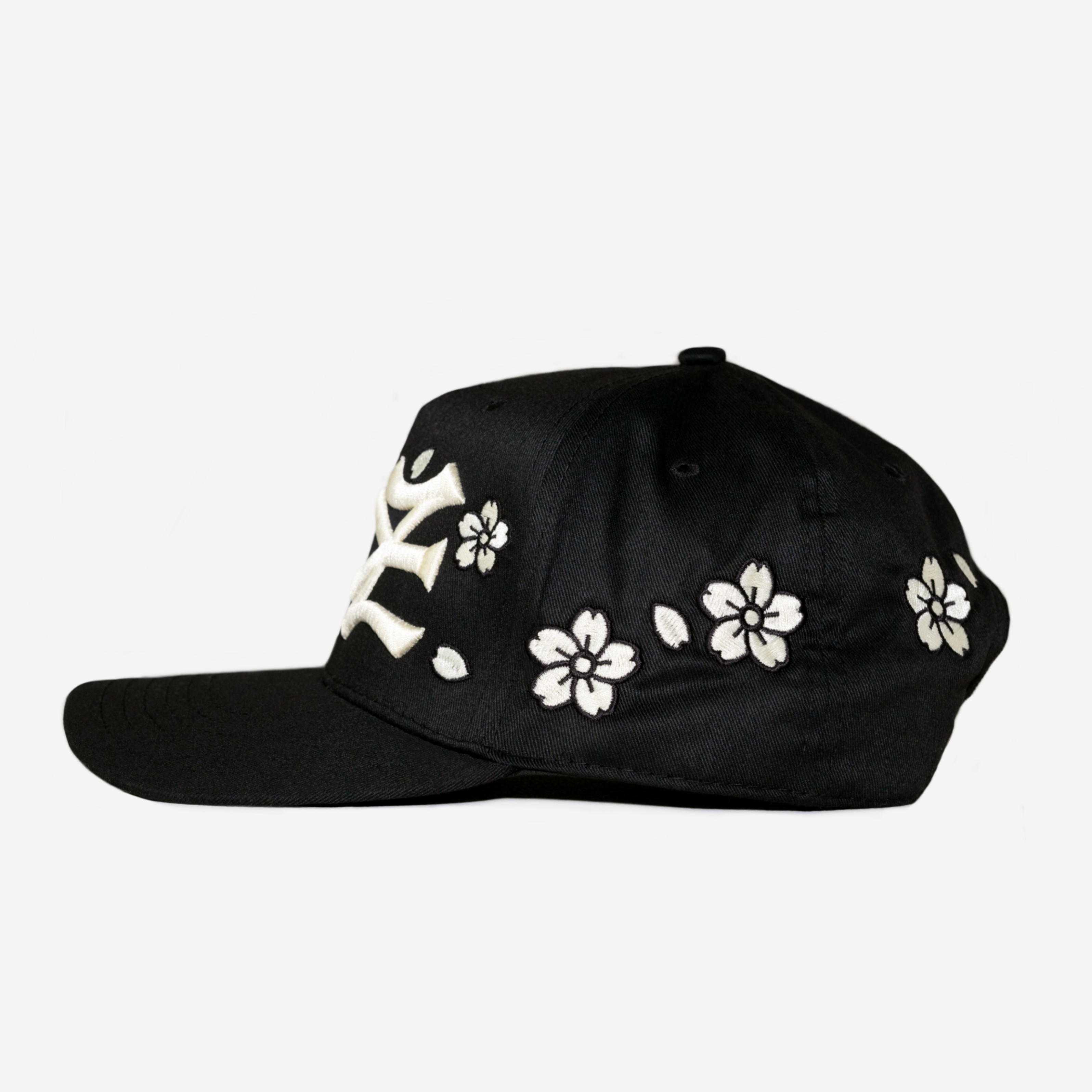 NY NY CHERRY BLOSSOM HAT (BLK/CRM)